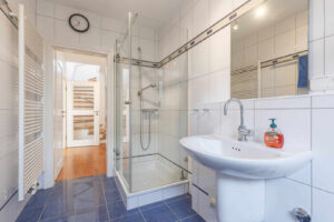 Badezimmer/Gäste-WC Erdgeschoss