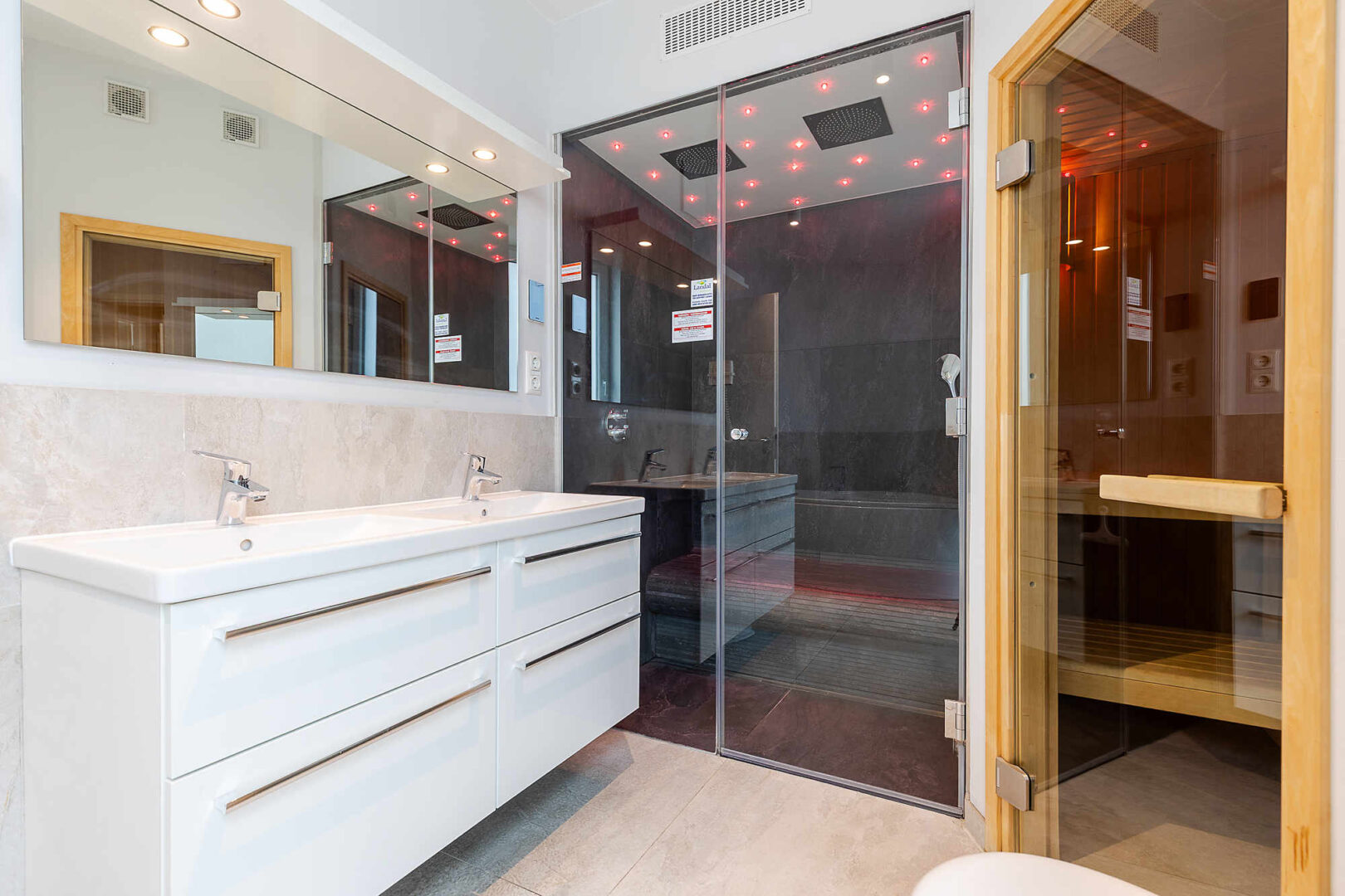 Ganz Privater Wellnessbereich